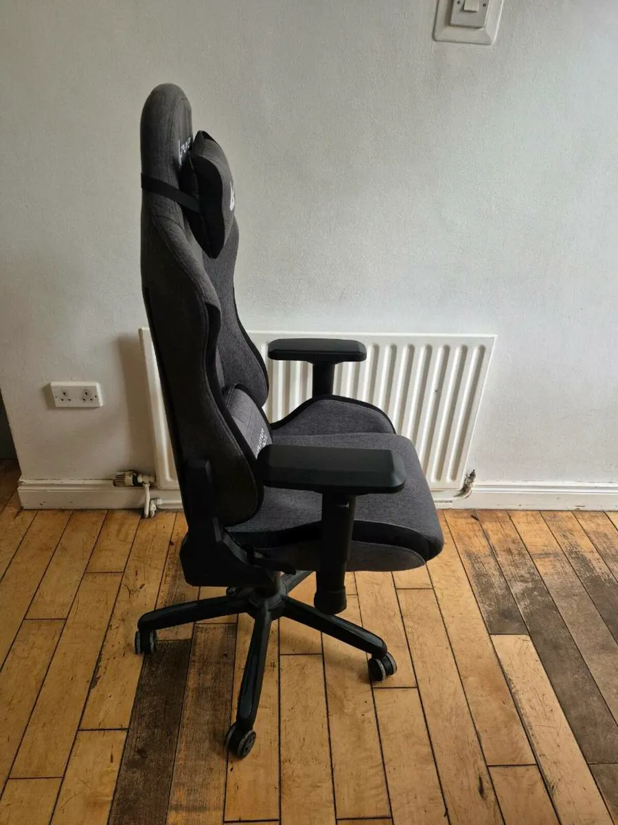 Gaming chair - Image 3