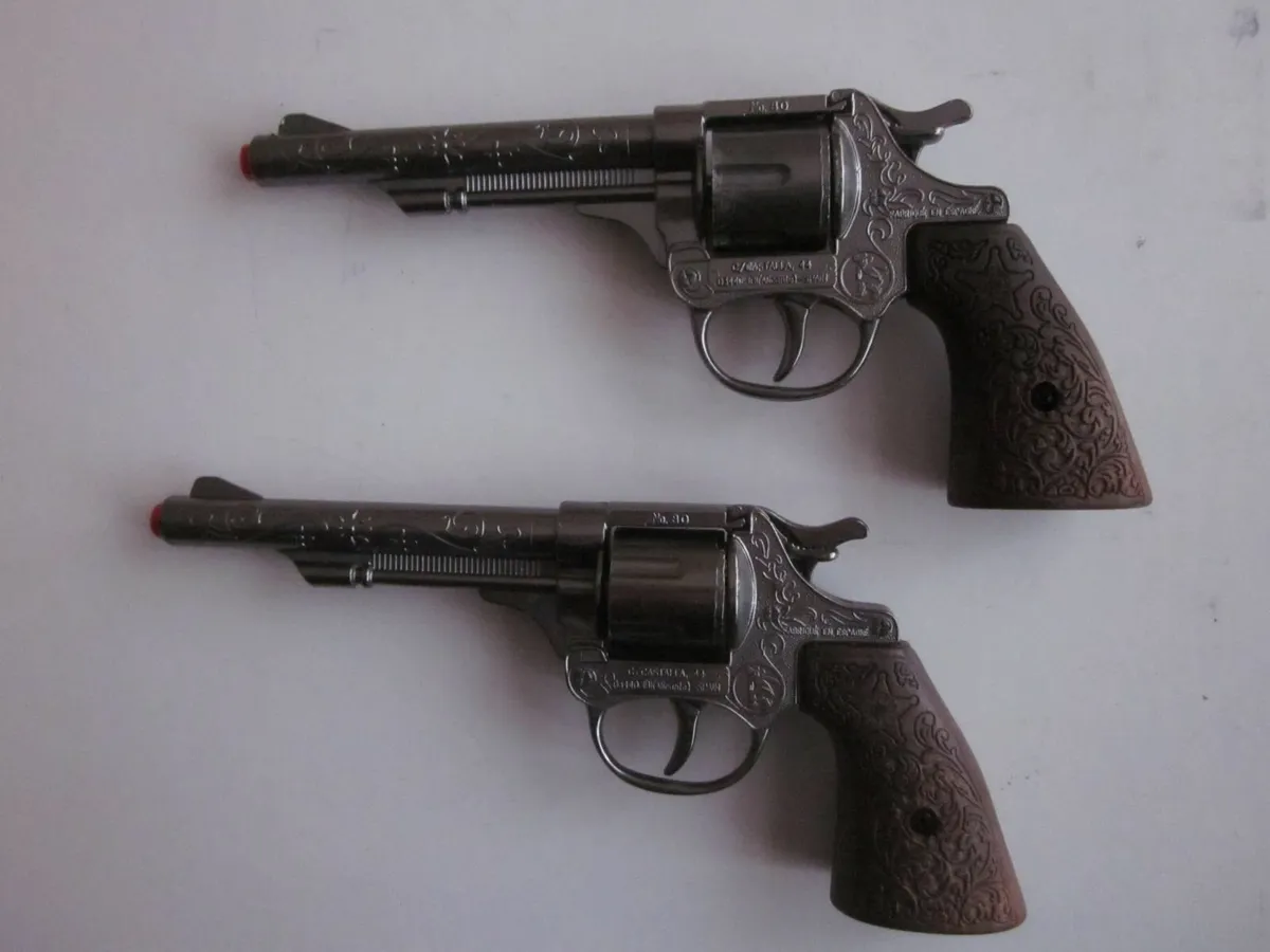 Pair Wild West Diecast Western Pistols - Image 4