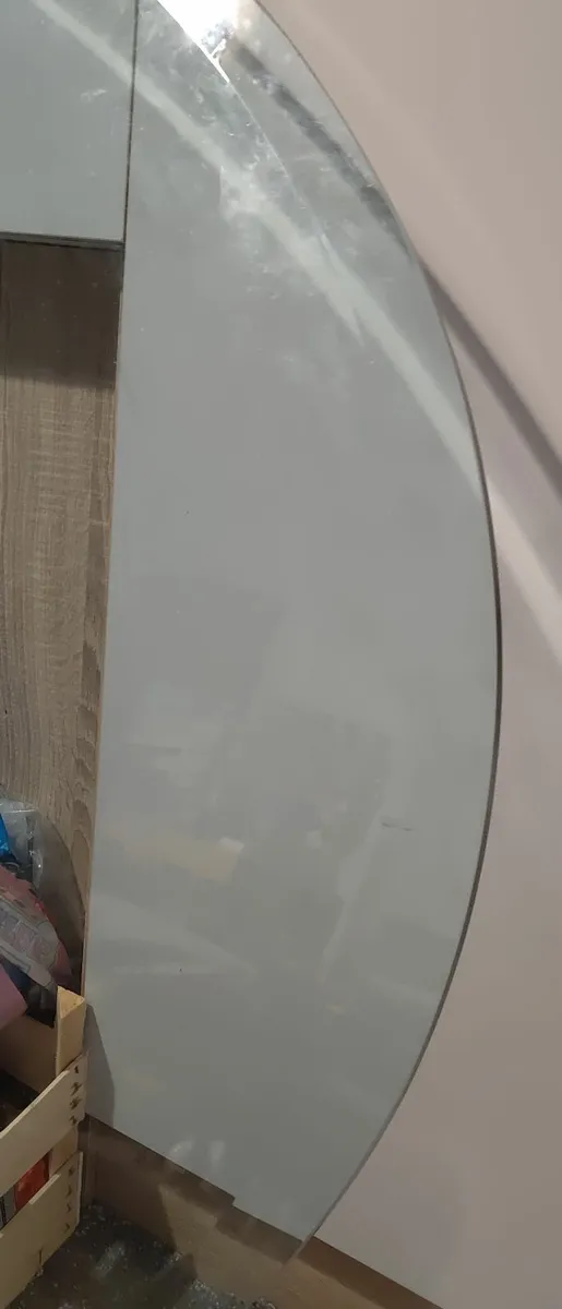 Large oval glass top table sturdy and heavy 120cm - Image 4