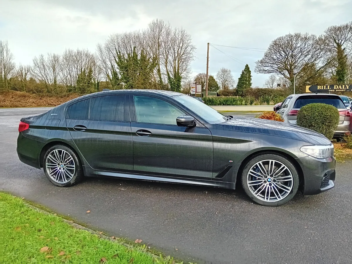 BMW 5-Series 2019 - Image 2