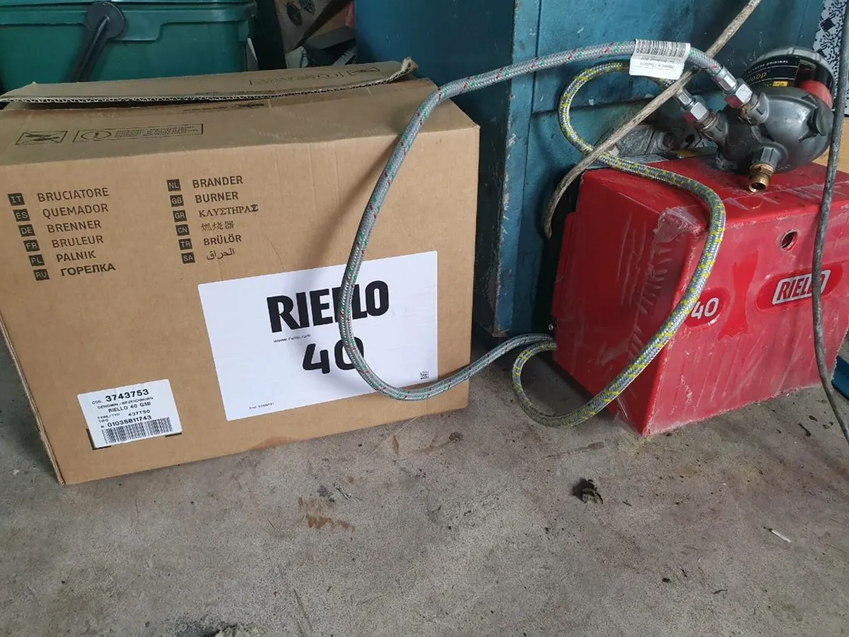 Oil burner, boiler and tiger loop - Image 4