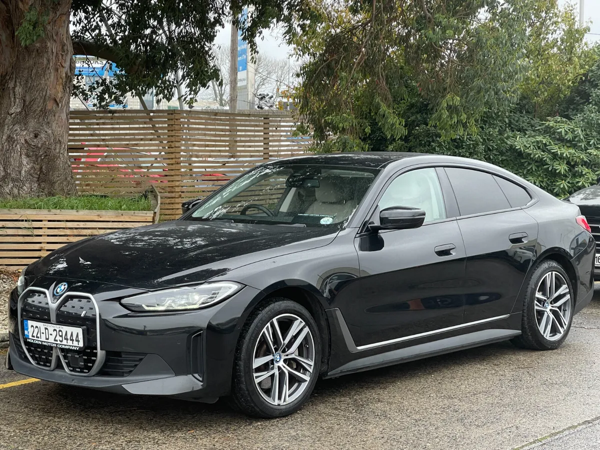 2022 BMW i4..HIGH SPEC..HEATED SEATS..2 KEYS - Image 3