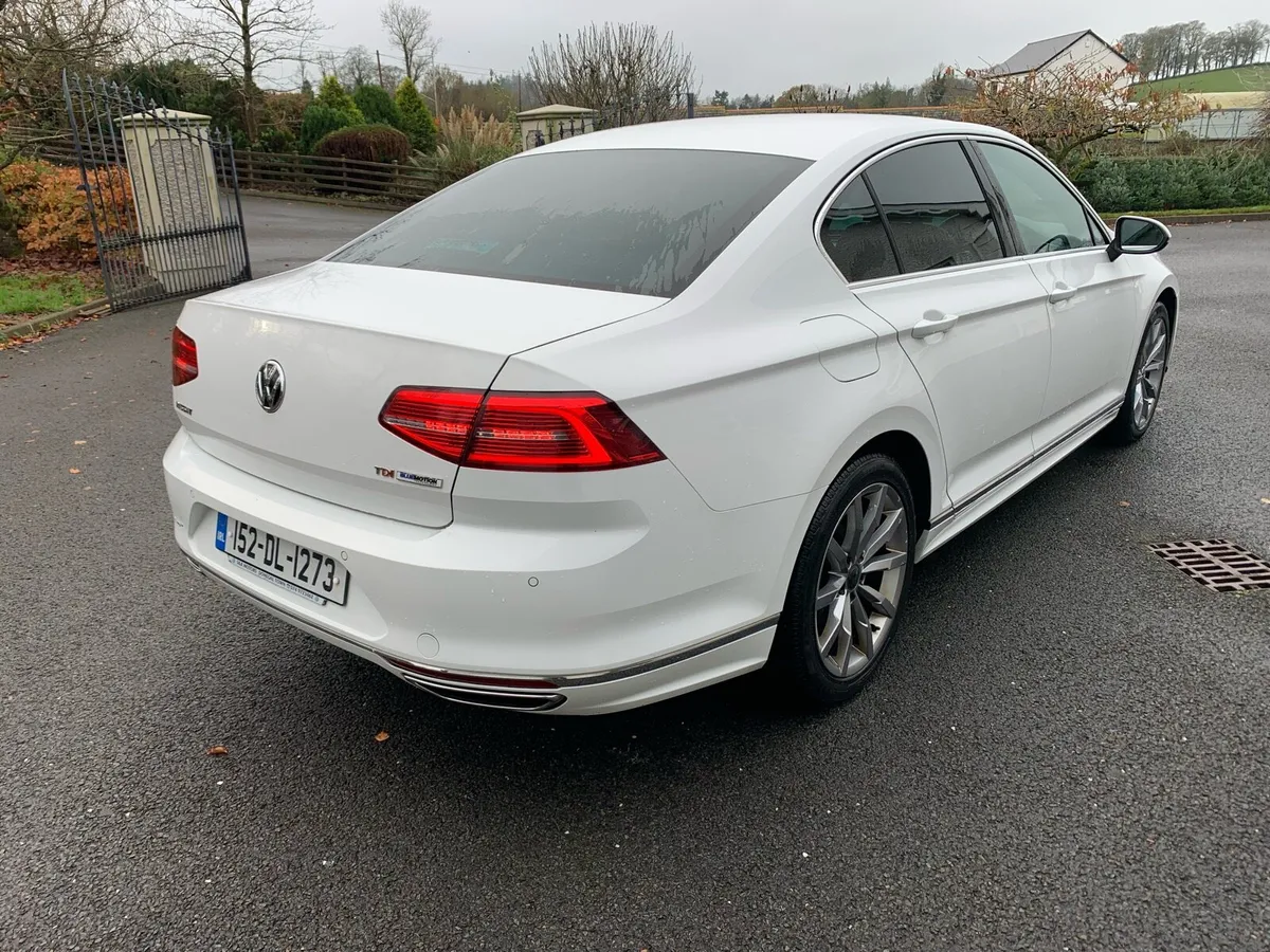 Volkswagen Passat R-Line Highline - Image 4