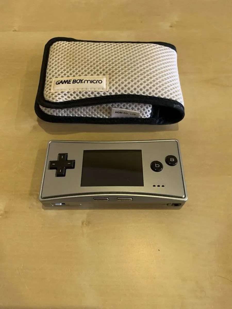 Retro gaming bundle: Various Retro handheld consoles and games - Image 3