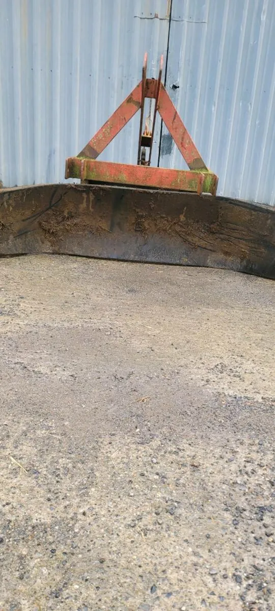 Yard scraper - Image 1