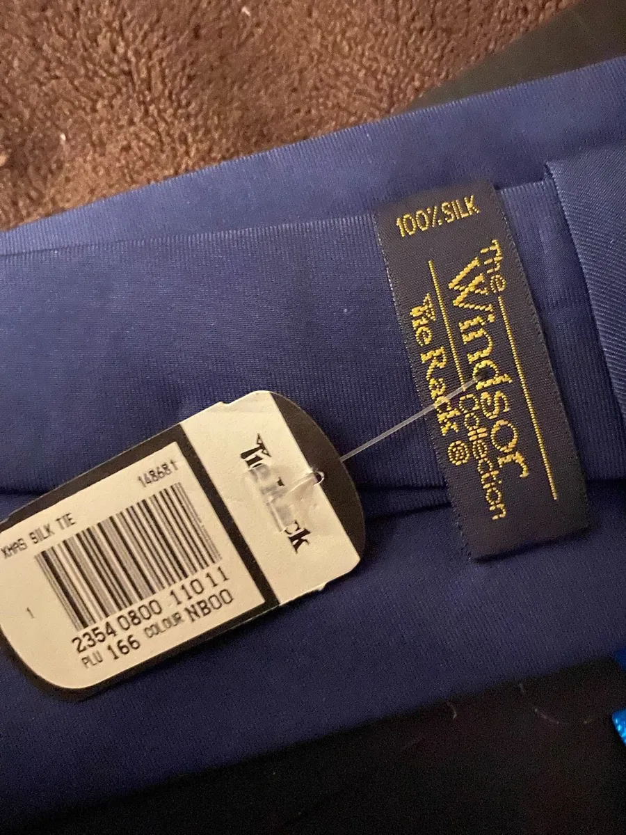 Silk Christmas Tie - Image 2