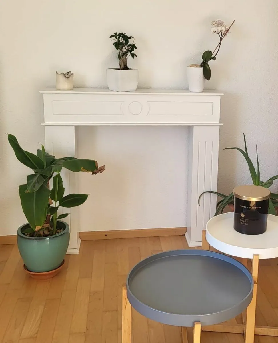 White Decorative Mantel-Style Console Shelf - Image 1