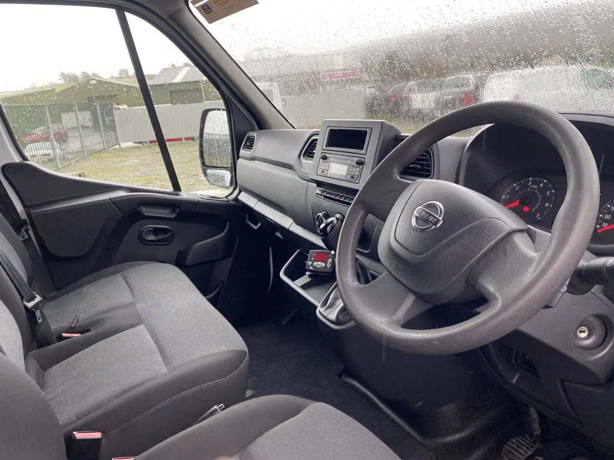 2020 NISSAN NV400 L2 H2 FWD 135 MY20 3DR - Image 4
