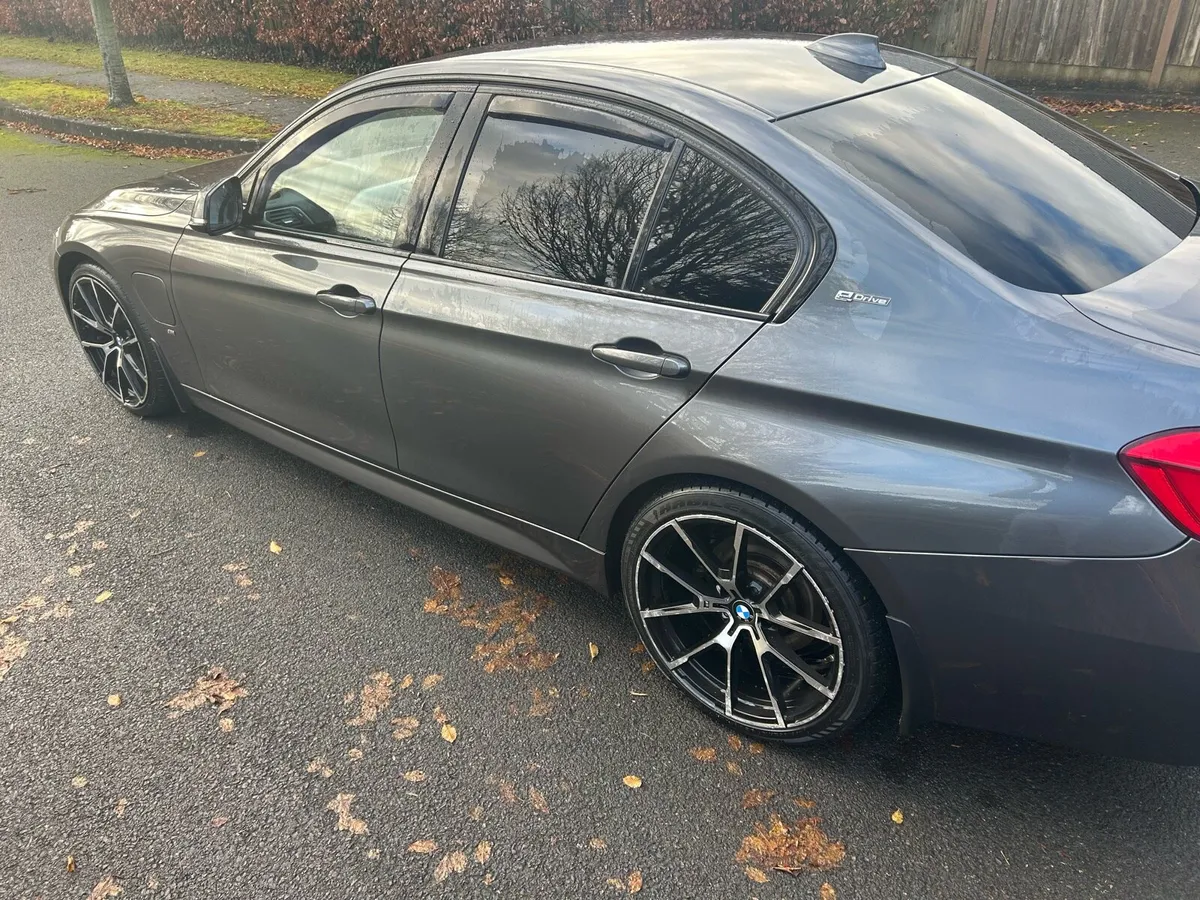 Bmw 330e msport - Image 2