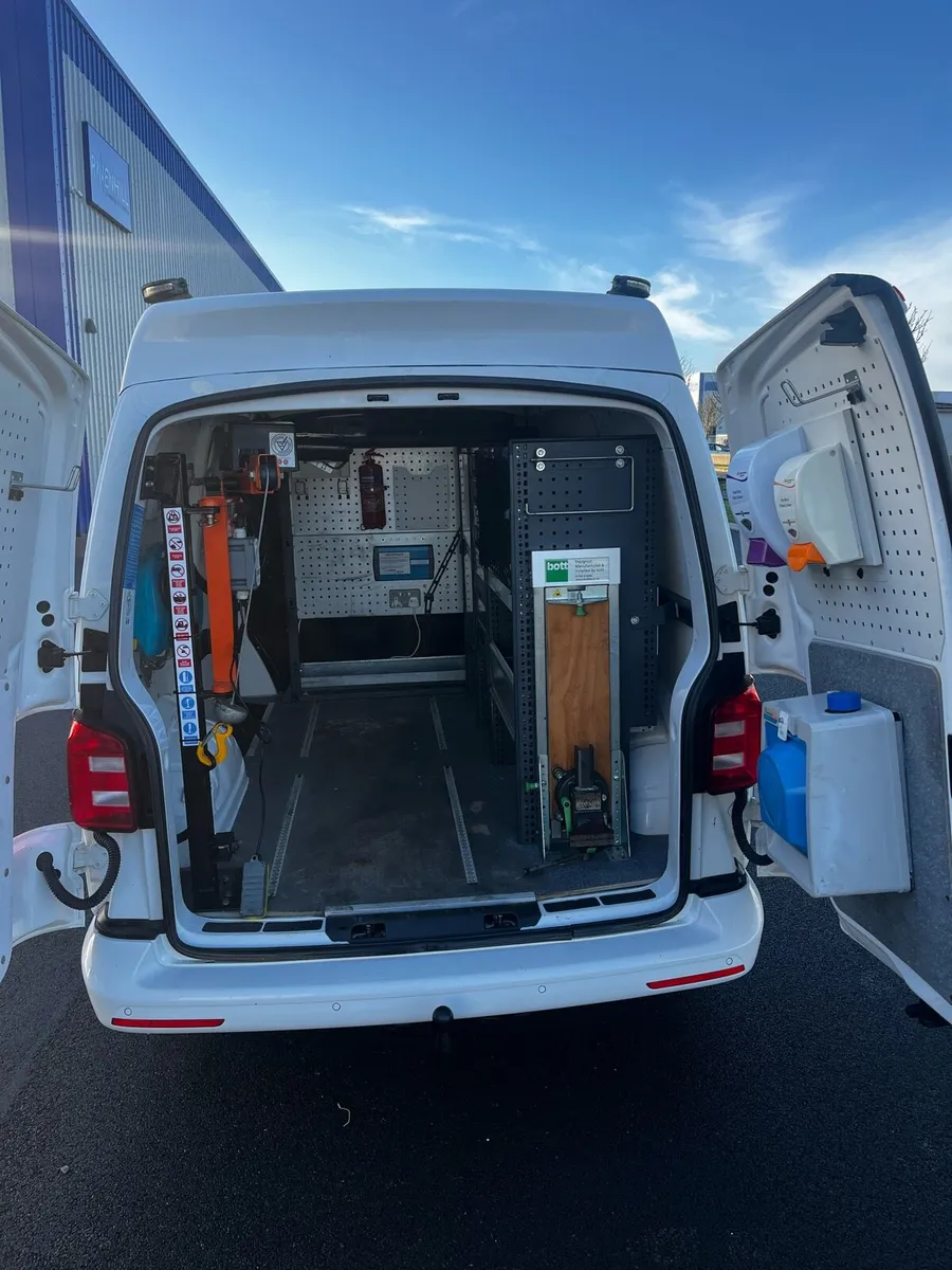Mobile workshop van - Image 3