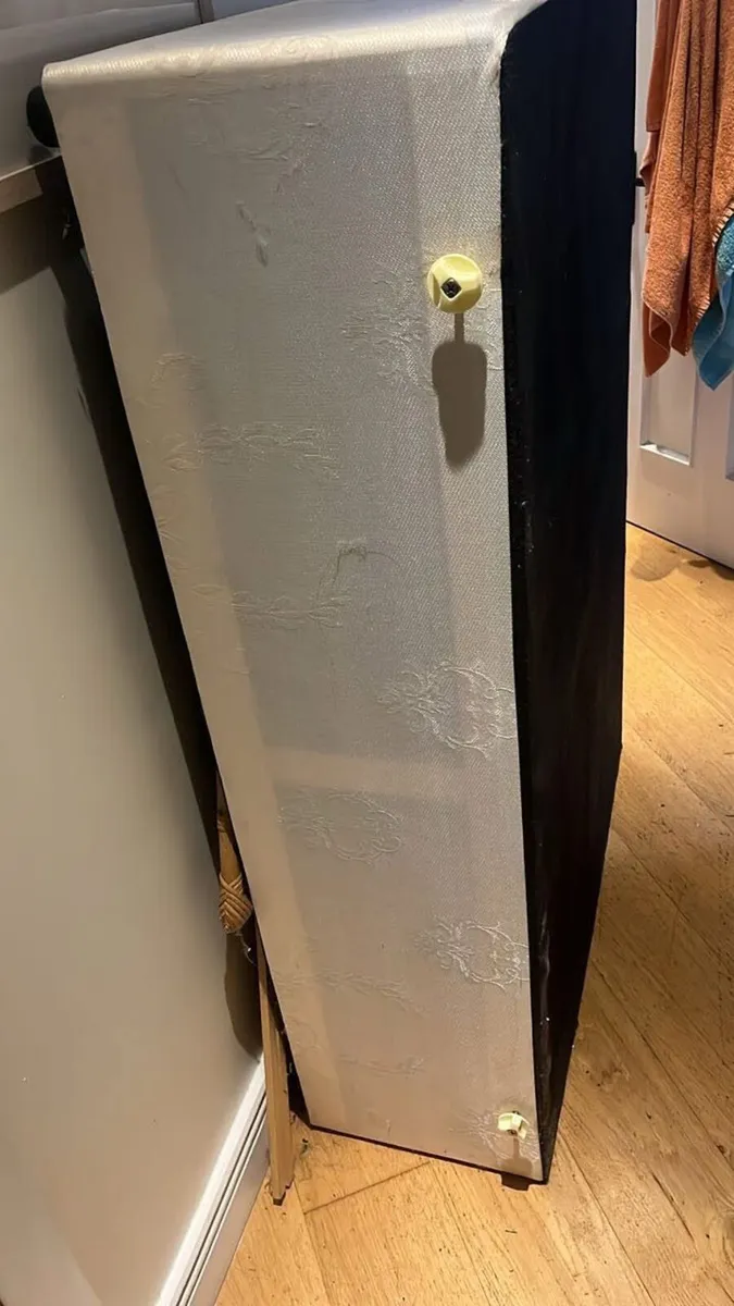 Double bed - Image 1