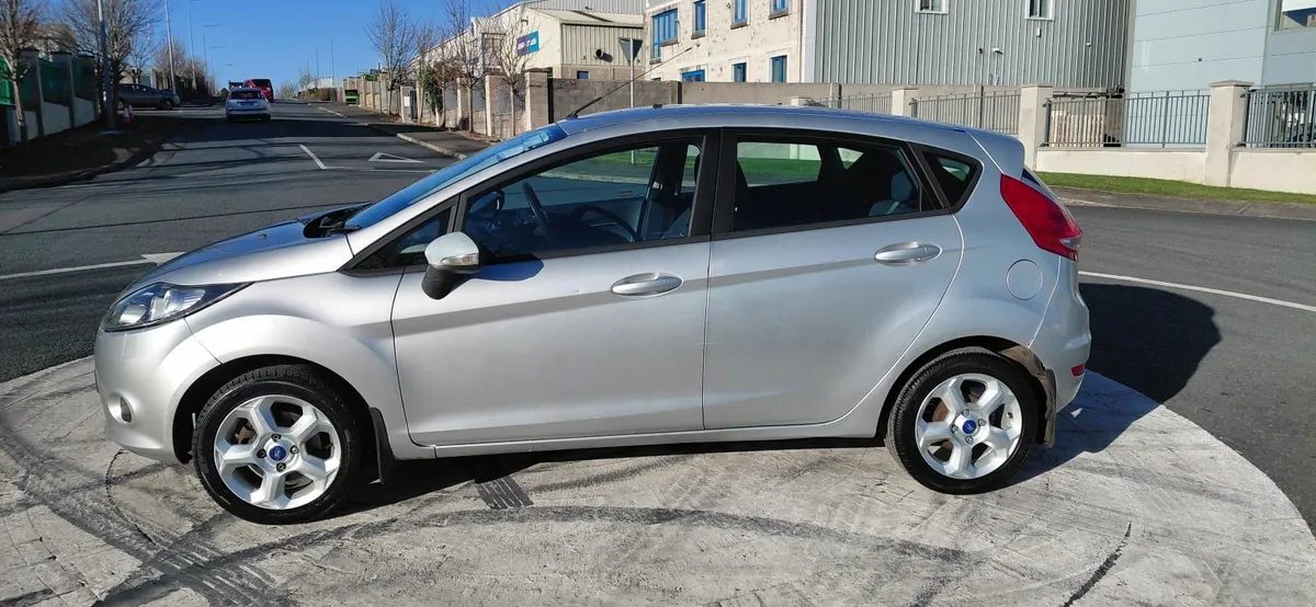 Ford Fiesta 2011 - Image 4