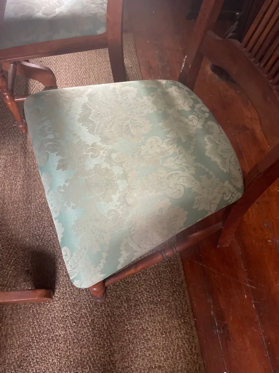 Table and 6 chairs - Image 2