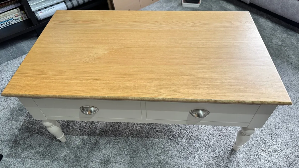 Anglia Oak Coffee Table Like New - Image 3