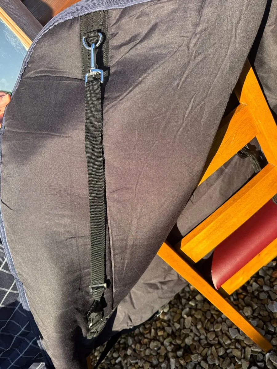 Horse stable rugs - Image 4