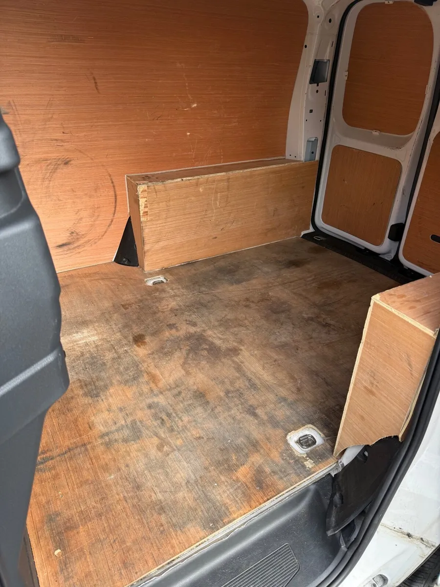 Volkswagen Caddy 2021 - Image 3