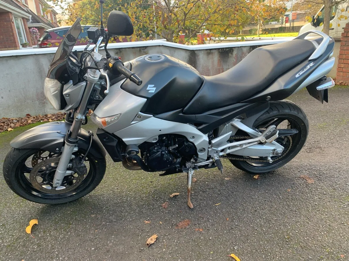 Suzuki GSR600 - Image 2