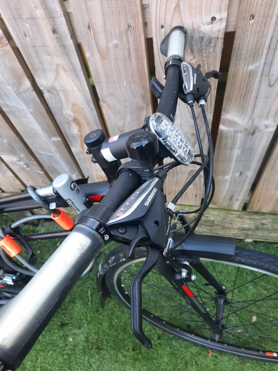 Bicycle with tyre pump and lock included - Image 1