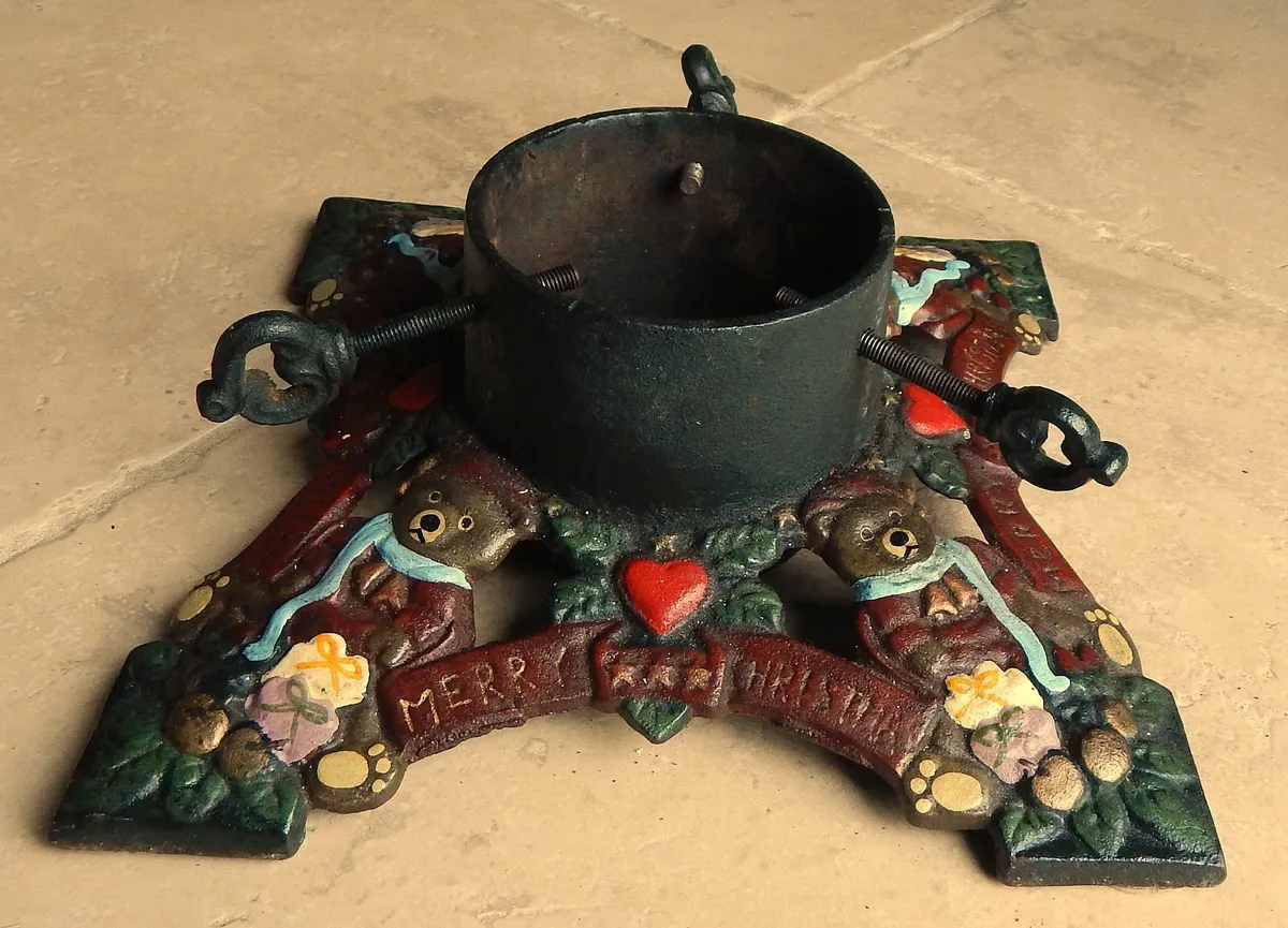 Vintage Heavy Cast Iron Christmas Bears Tree Stand - Image 1
