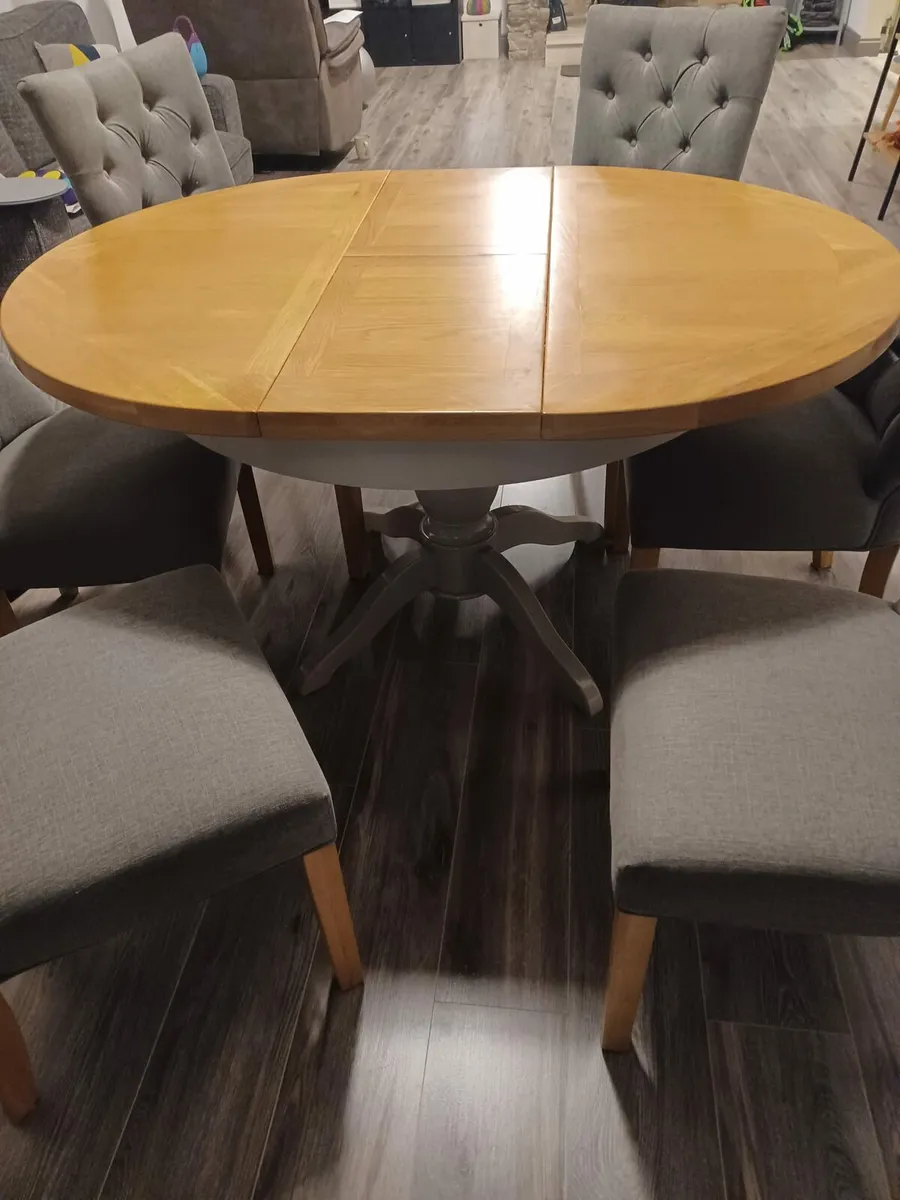 Table and Chairs - Image 3