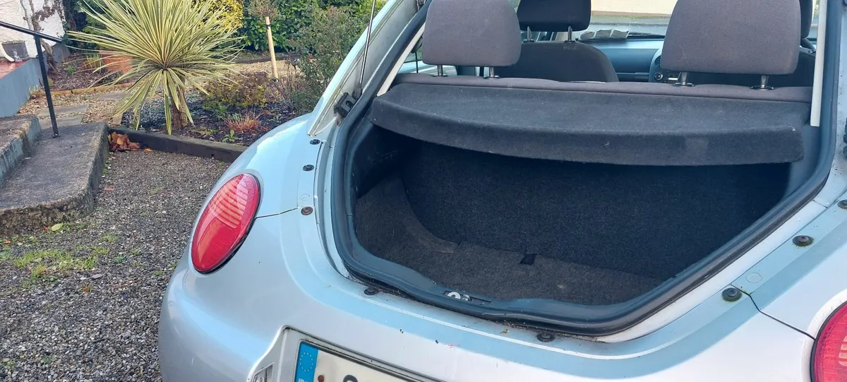 Volkswagen Beetle 2006 - Image 1