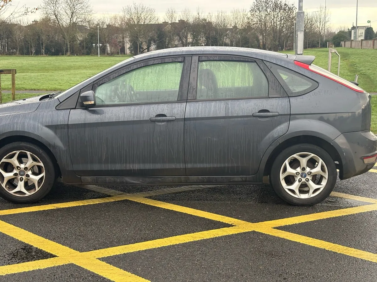 2009 Ford focus - Image 2