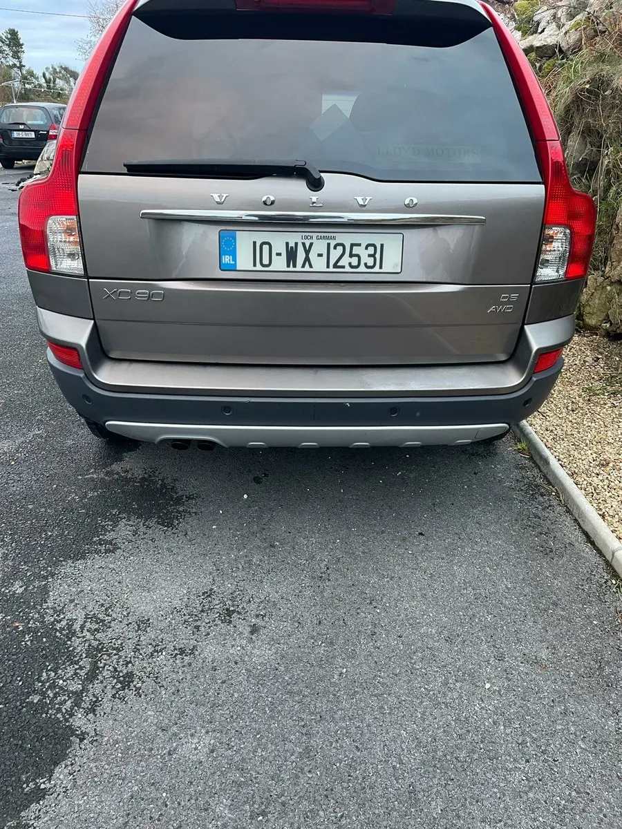 2010 volvo xc90 - Image 2