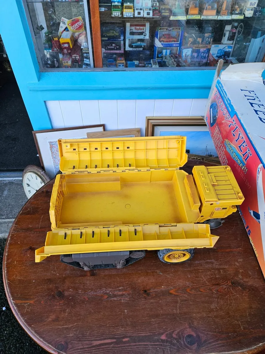 Disney Wall E Trash Truck - Image 3