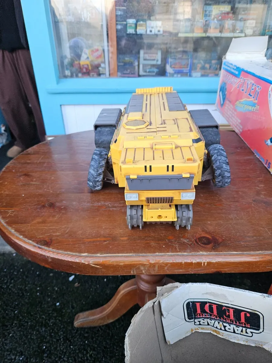 Disney Wall E Trash Truck - Image 4