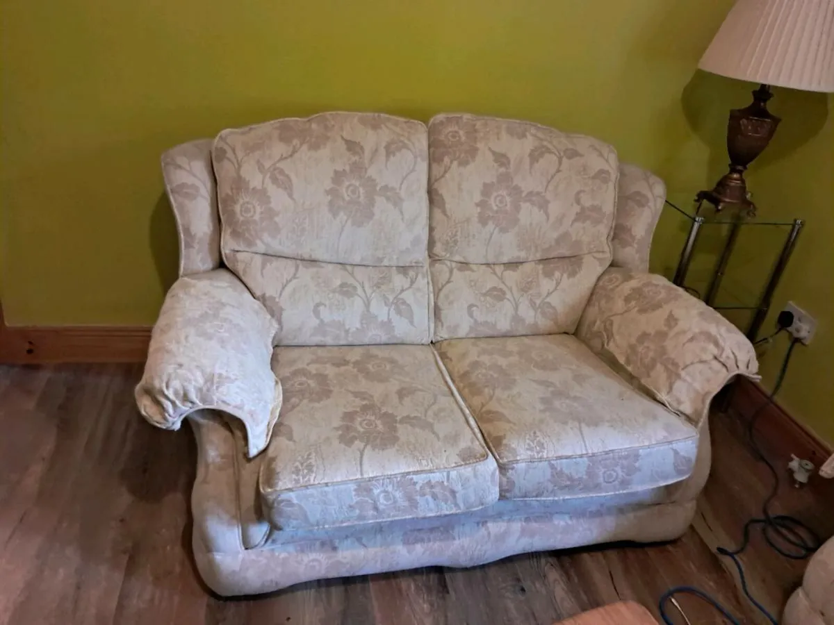 321 sitting room suit - Image 2