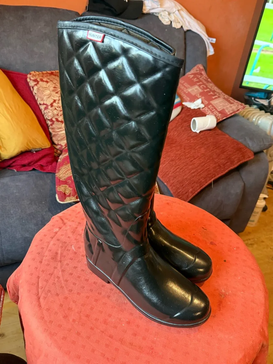 HUNTER Woman Original Tall Gloss  wellies - Image 1