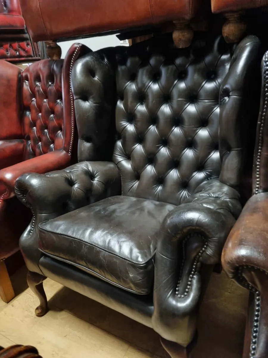 Leather queen ann chair