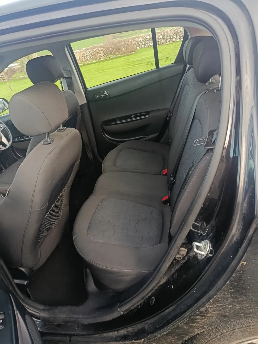 Hyundai i20 2012 - Image 2