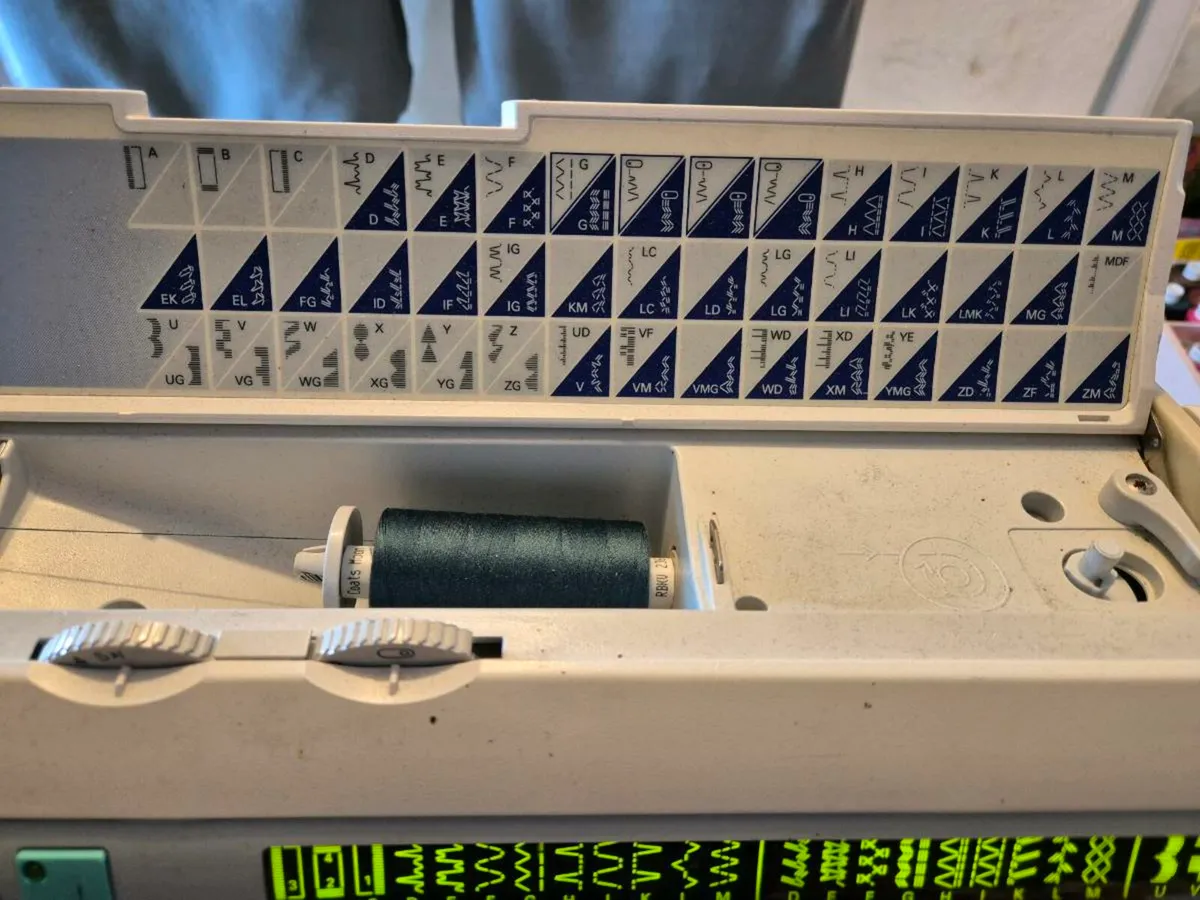 Pfaff Sewing Machine - Image 4