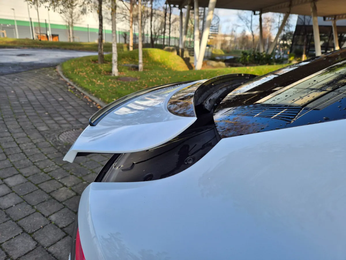 Porsche Cayenne Coupe V6 Platinium Edition - Image 4