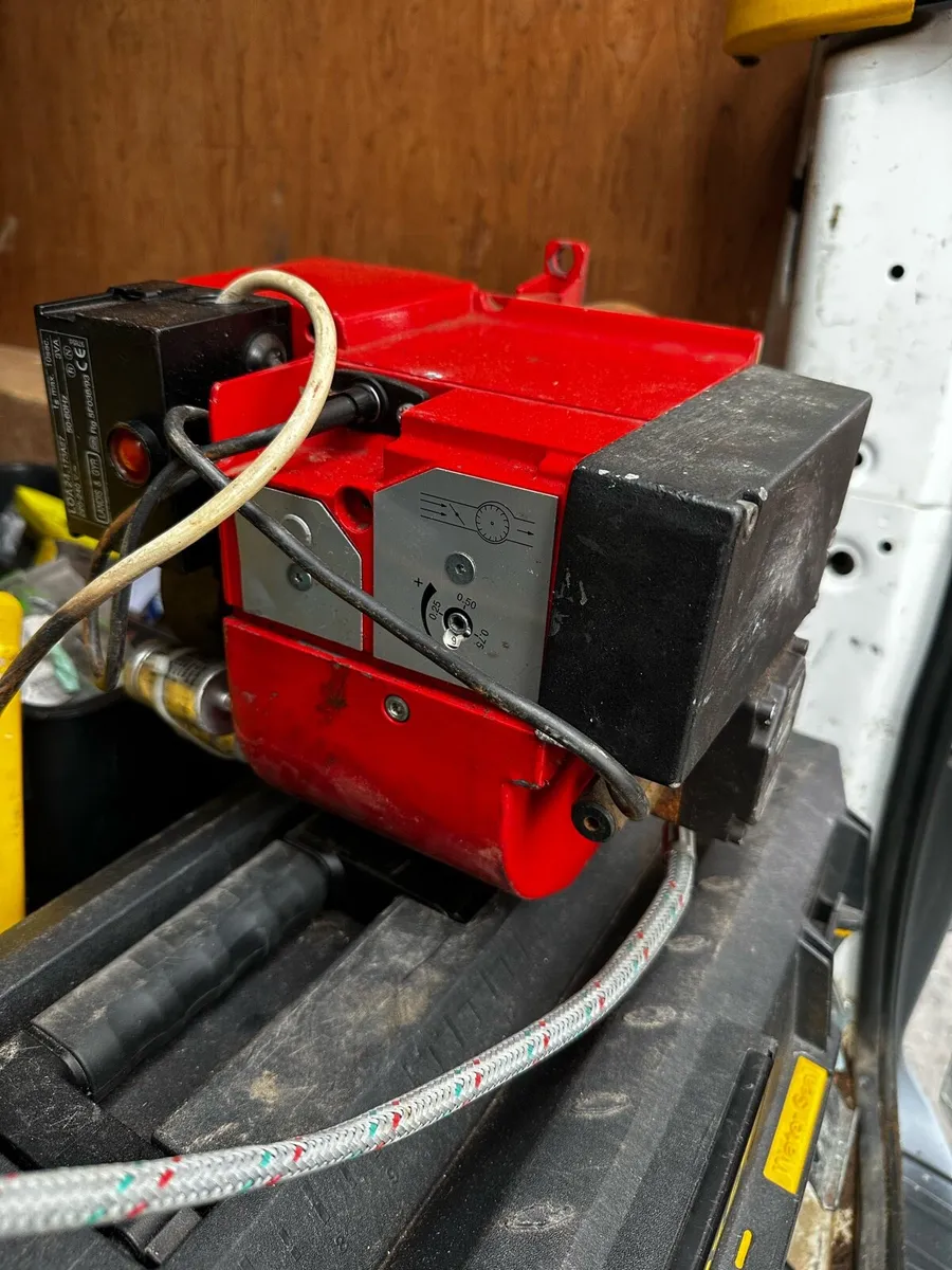 Sterling and Bentone oil fired burner - Image 4