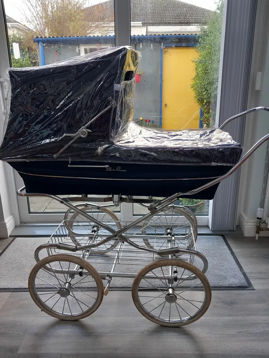 Vintage pram - Image 2