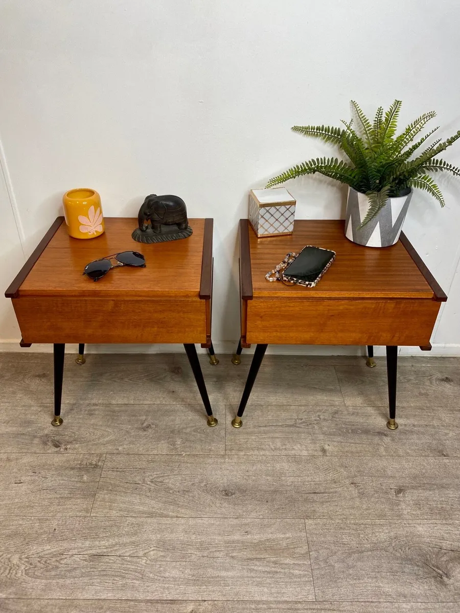 VintageMid Century Beaver & Tapley Bedside Tables - Image 2
