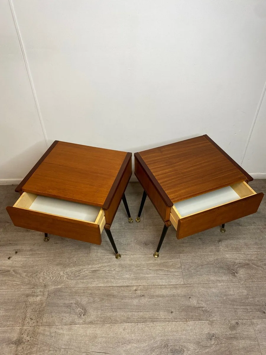 VintageMid Century Beaver & Tapley Bedside Tables - Image 4