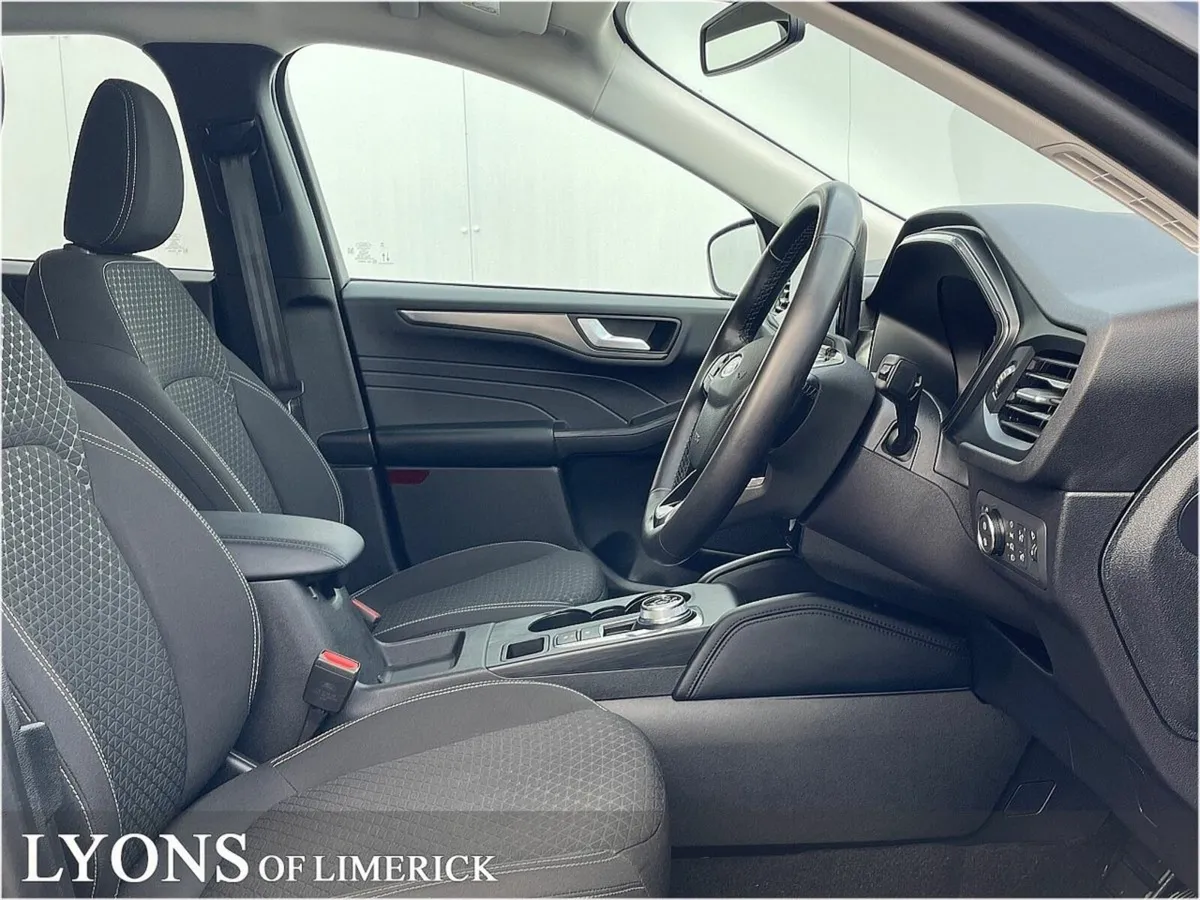 Ford Kuga 2.5 Duratec 225PS PHEV Titanium Auto - Image 4