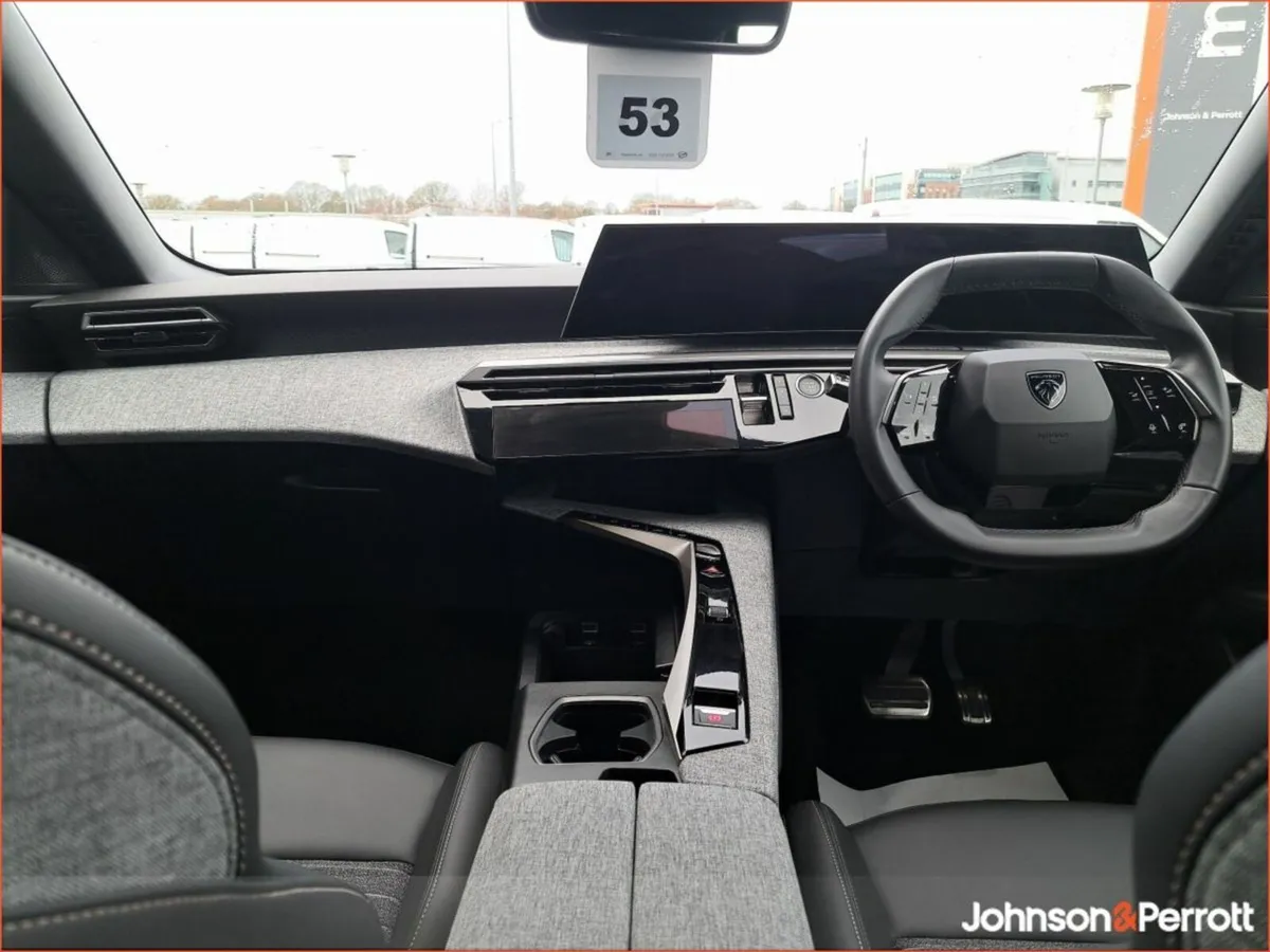 Peugeot 5008 1.2 MHEV 145bhp E-DCS6 Allure - Image 4