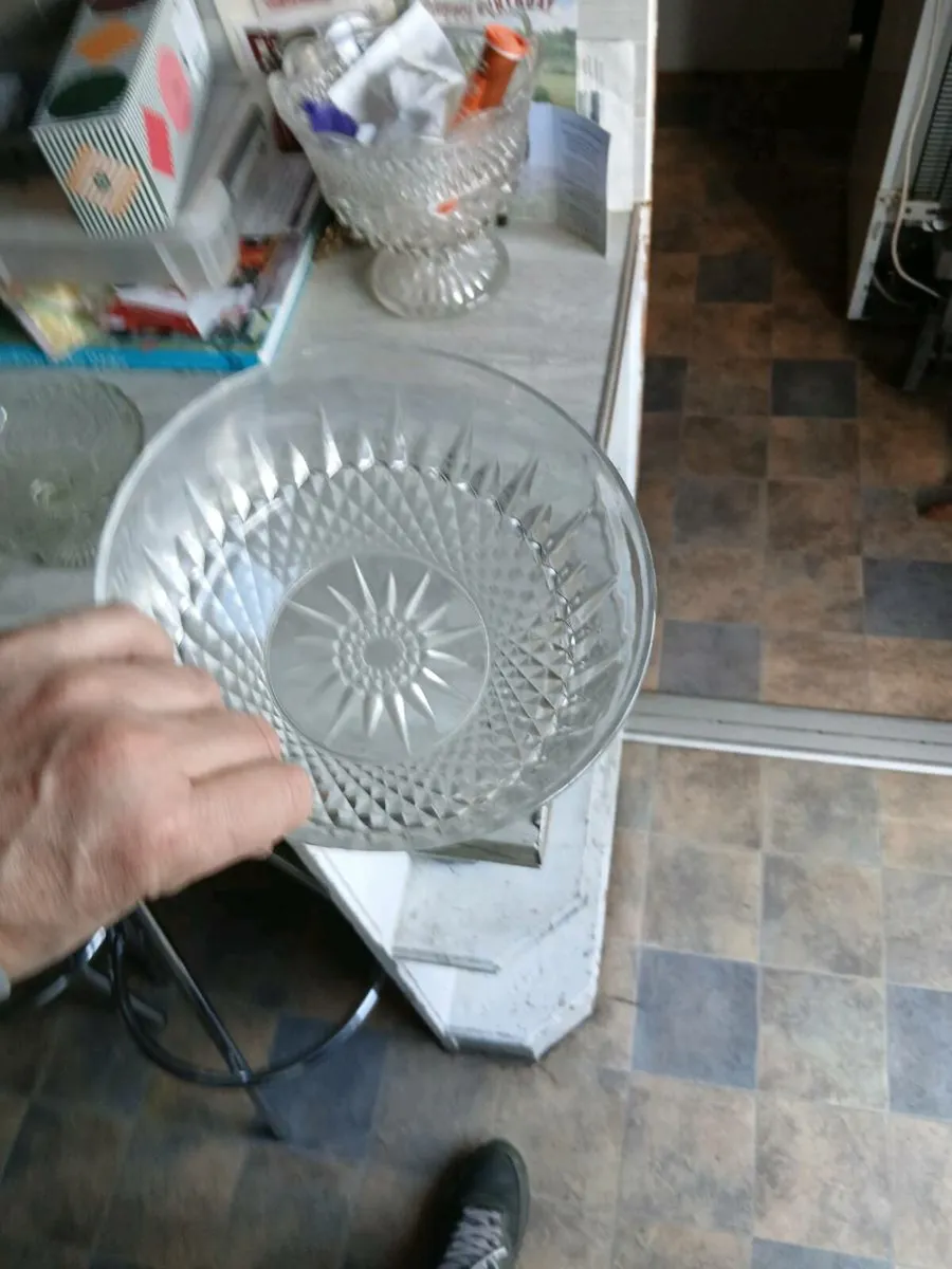 Glass bowls - Image 3