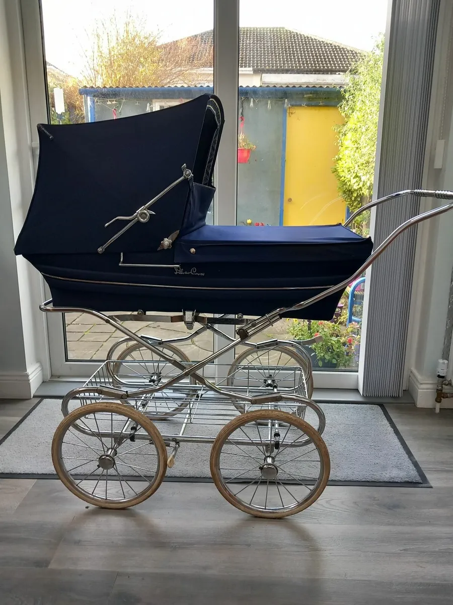 Vintage pram - Image 1