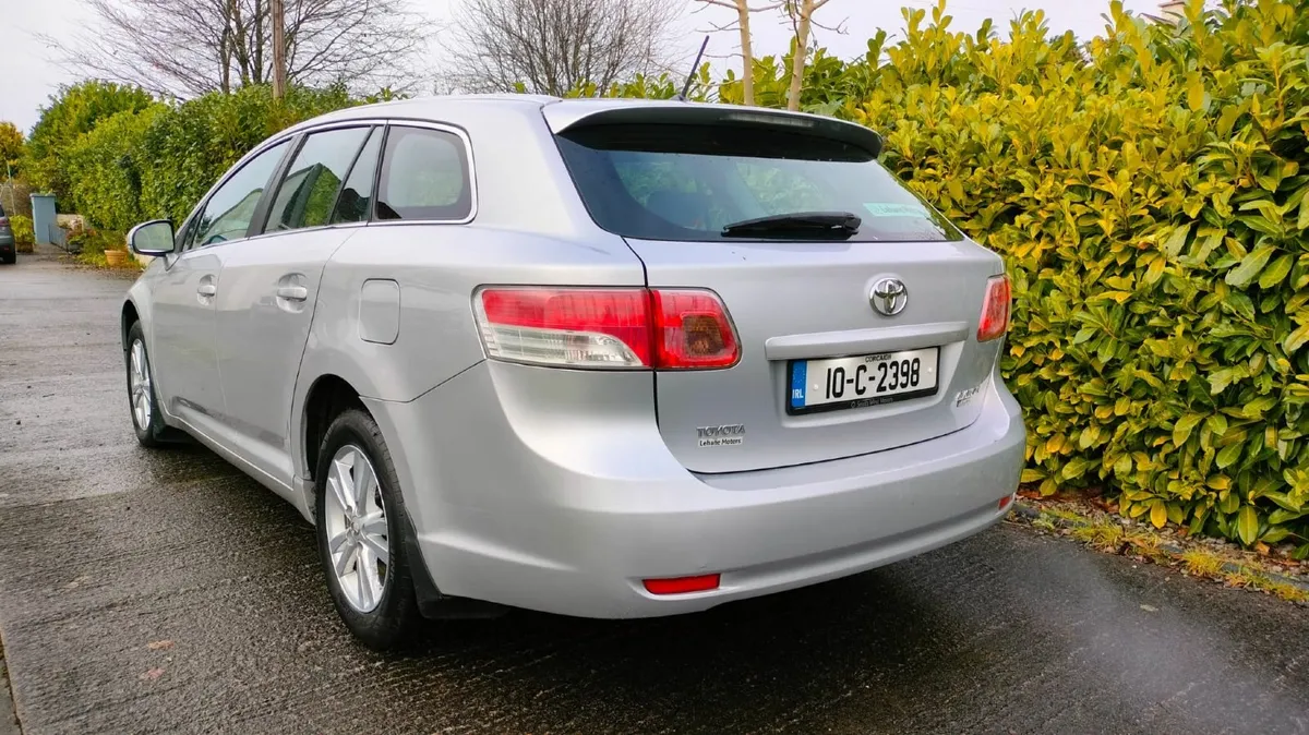 2010 Toyota Avensis Tourer 2.0 D4D Strata - Image 2