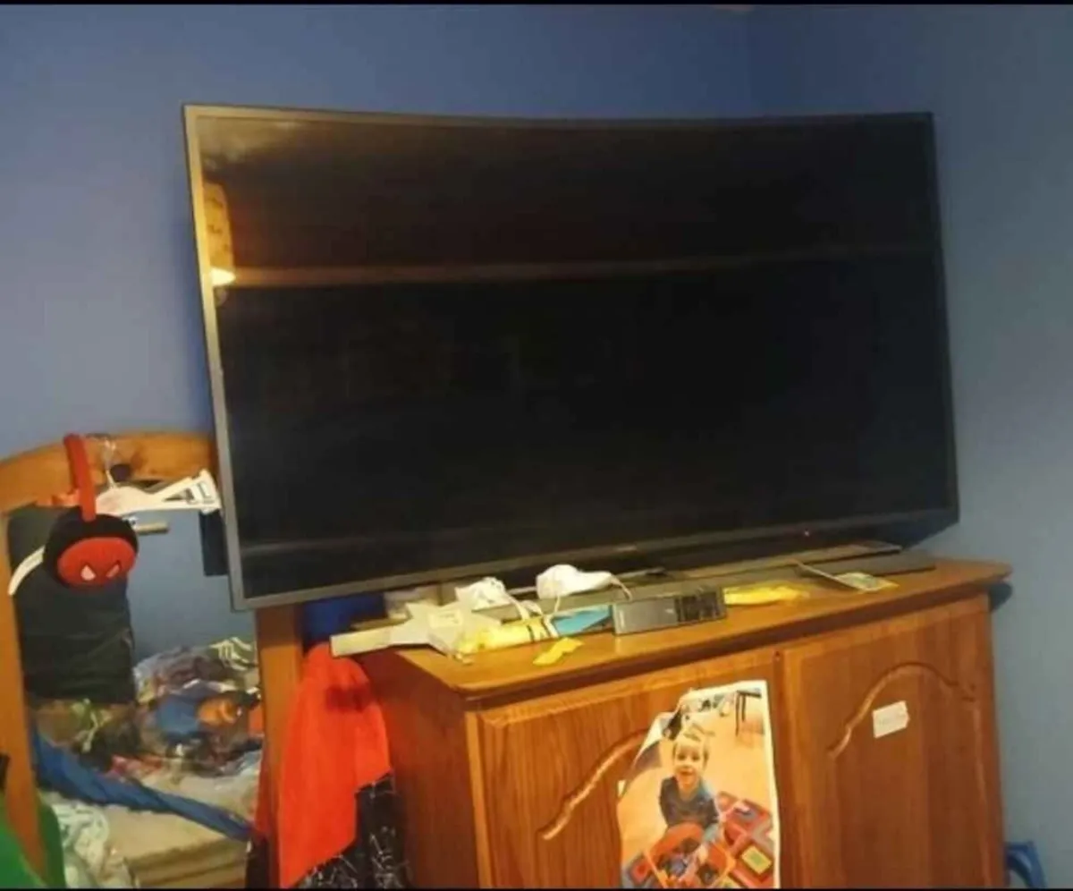 Samsung smart tv curves - Image 1