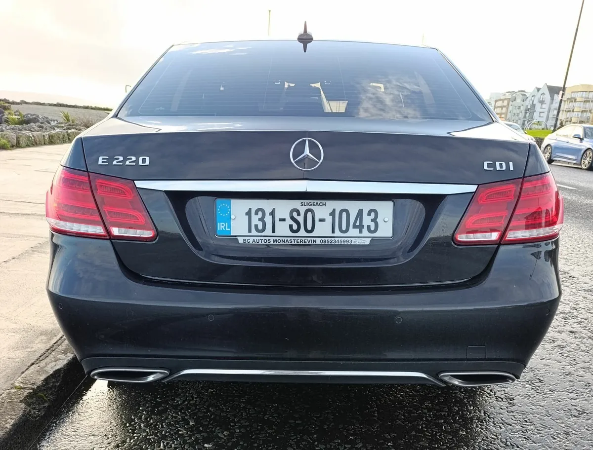 Mercedes E-Class Sport Full History Mint - Image 3