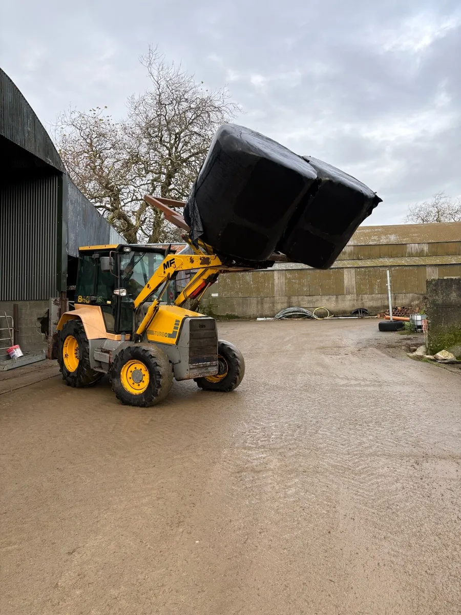 Massey 860 loader - Image 2