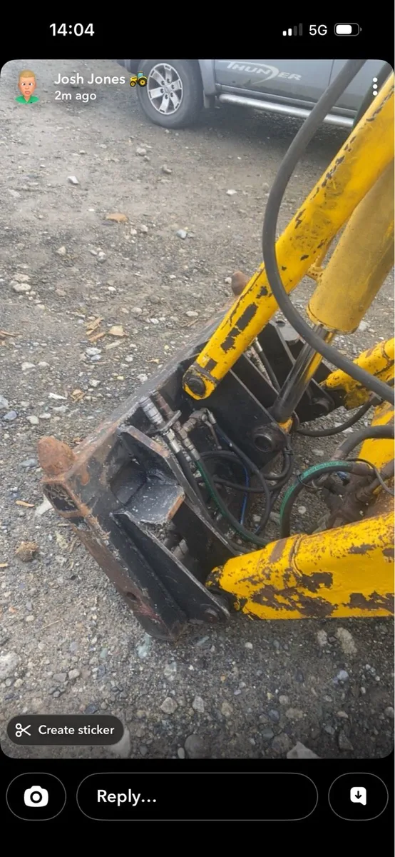 Massey 860 loader - Image 4