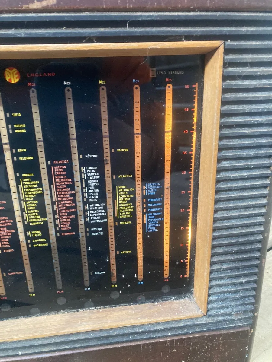 Vintage antique wooden radio - Image 2