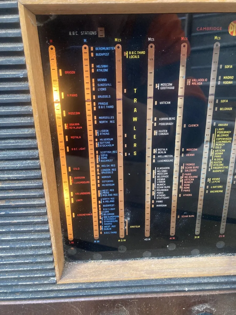 Vintage antique wooden radio - Image 3